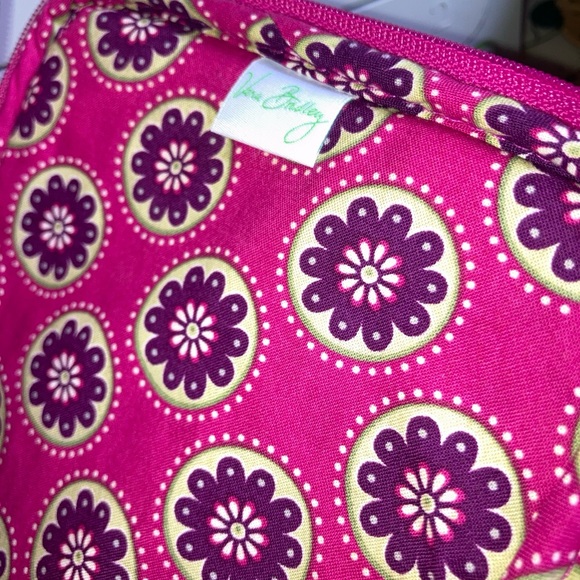 Vera Bradley Tech Case- Kindle, iPad Mini Nook Bag BOYSENBERRY Zip Around Case - Picture 3 of 4